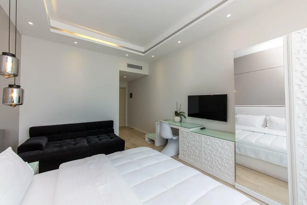 Demi Hotel Sarande