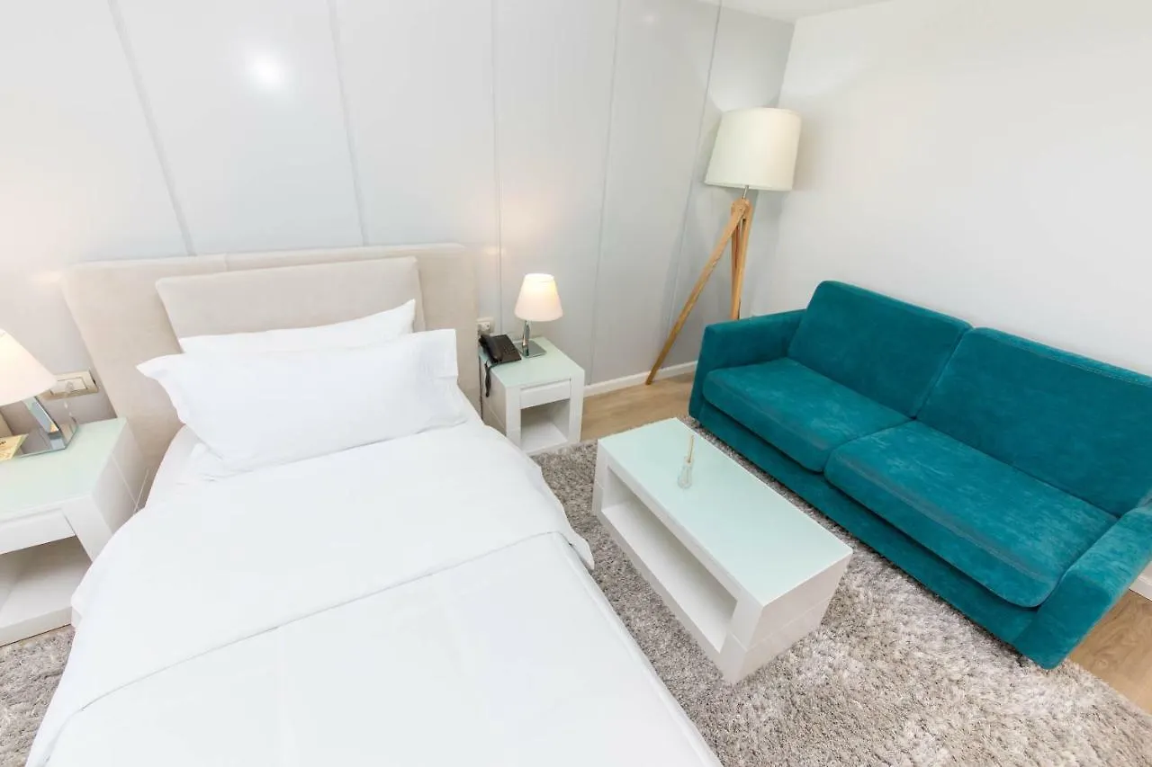 Demi Hotel Sarande 4*,  Albania