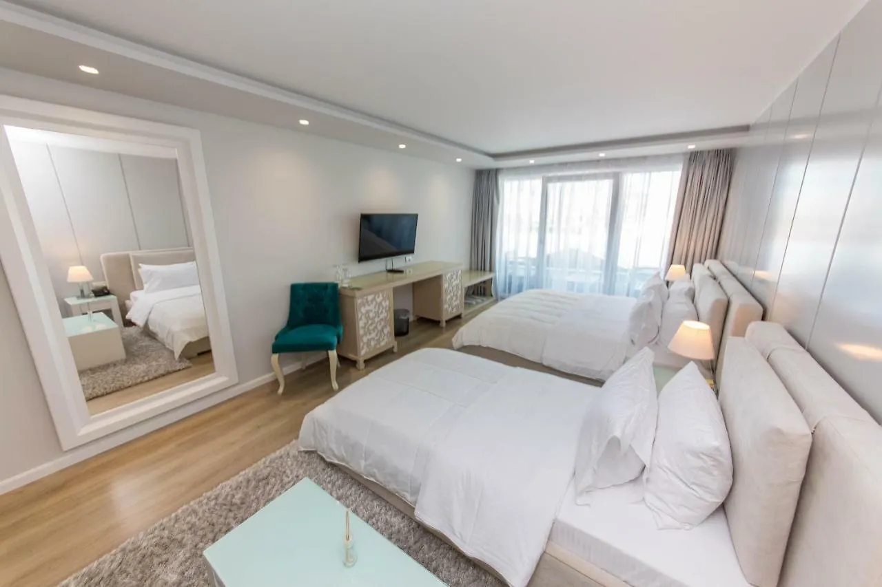 Demi Hotel Sarande