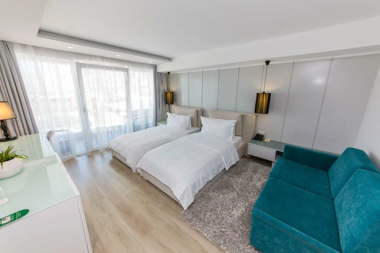 Demi Hotel Sarande