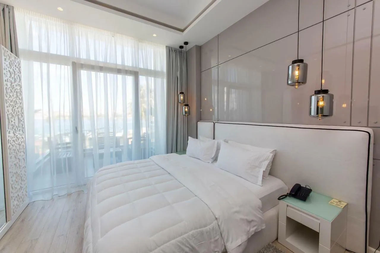 Demi Hotel Sarande 4*,  Albania