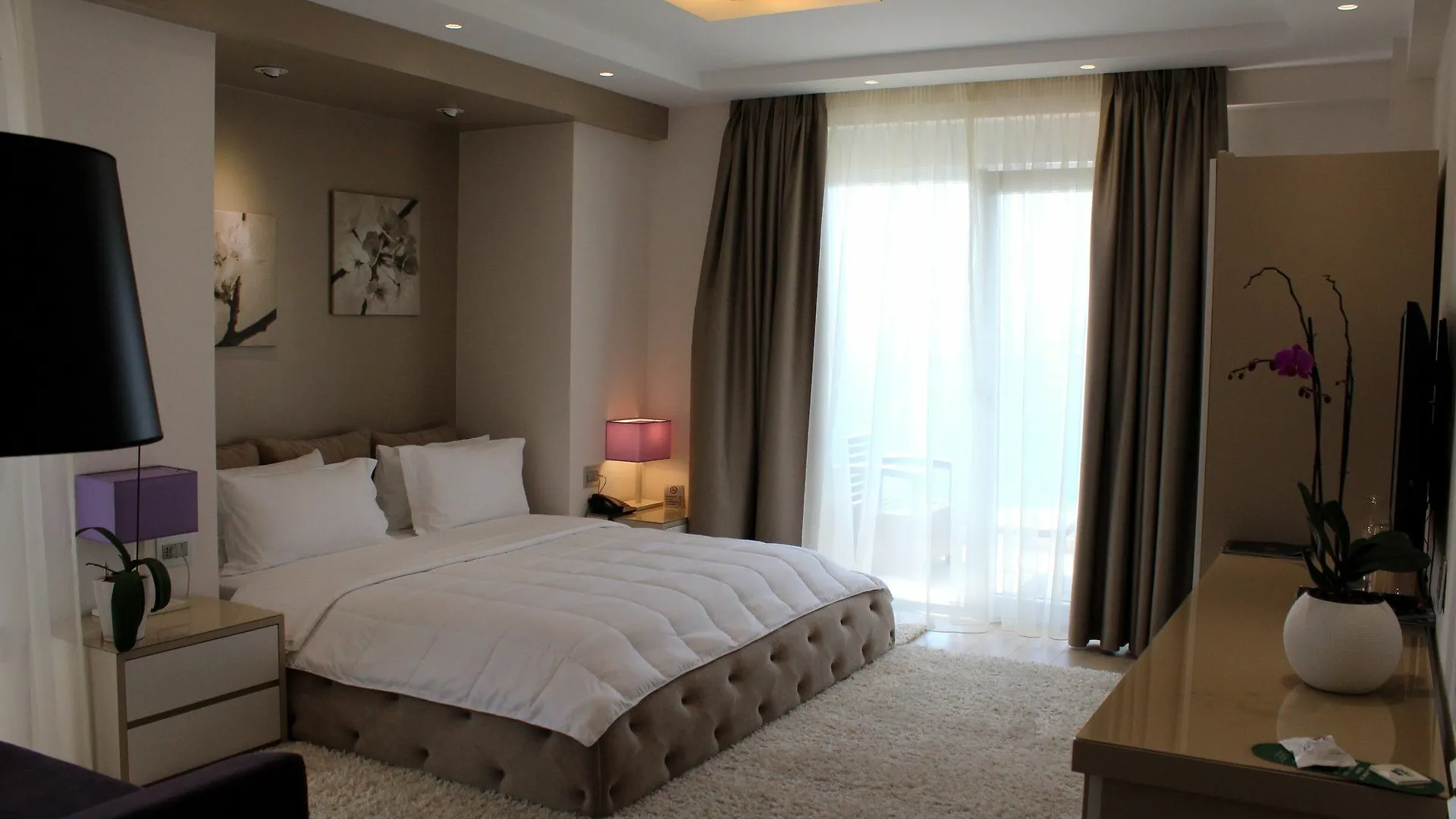 فندق ديمي ساراندا 4*,